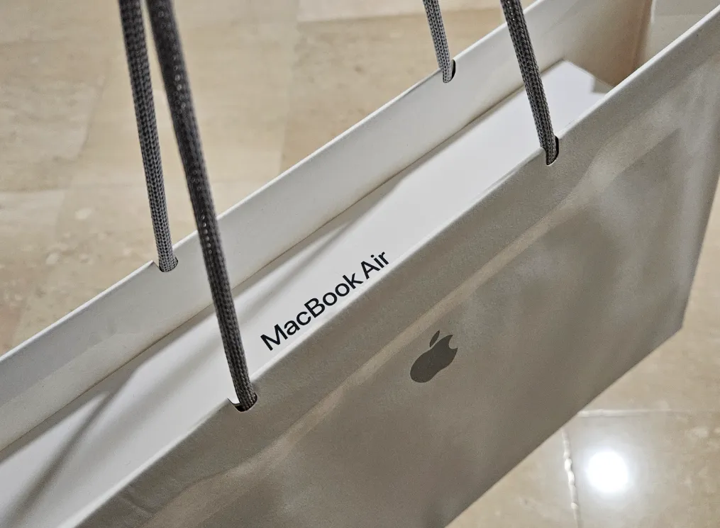 설 연휴 전에 직접 수령한 맥북